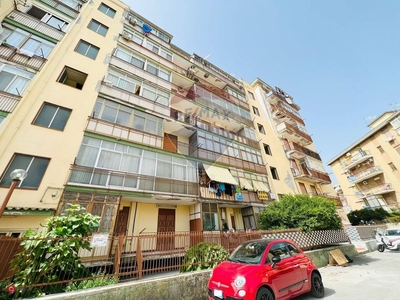 Appartamento in Vendita in Via Giulio Sarmiento 12 a Palermo