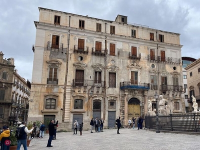 Appartamento in Vendita in Piazza PRETORIA a Palermo