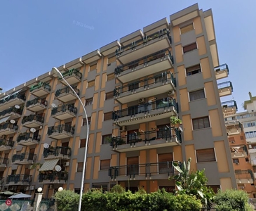 Appartamento in Vendita in Via Francesco Cilea 85 a Palermo