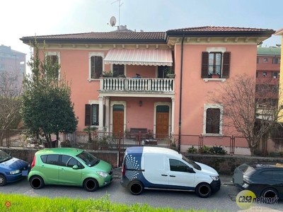 Appartamento in Vendita in Via G. Camuzzoni 13 a Verona
