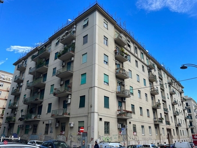 Appartamento in Vendita in Via Giuseppe la Farina 13 c a Palermo