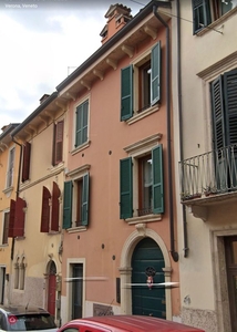 Appartamento in Vendita in Via Nicola Mazza a Verona