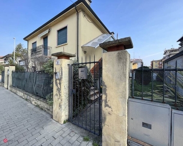 Appartamento in Vendita in Via P. Mascagni 19 a Montecchio Maggiore