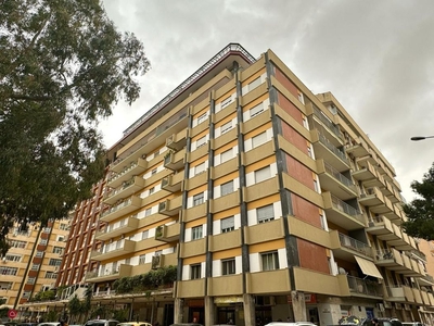 Appartamento in Vendita in Via Sardegna 30 a Palermo