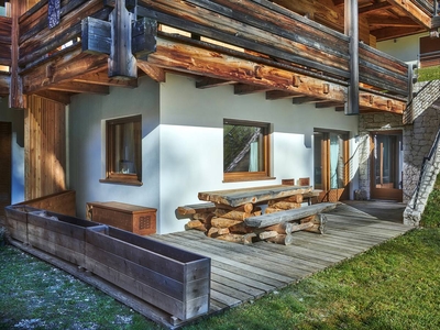 Appartamento 'The Wooden House Cortina' con vista sulle montagne, giardino privato e Wi-Fi