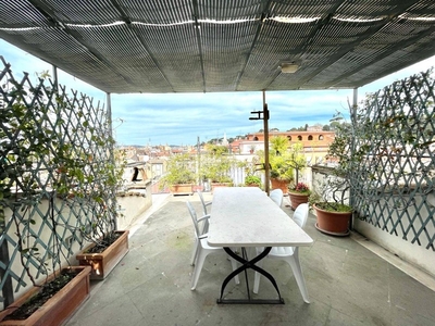 Attico in Affitto a Roma, zona Centro Storico, 8'000€, 140 m², arredato