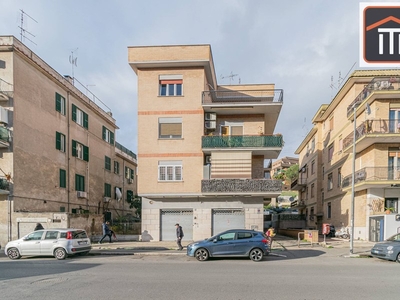Attico in Vendita a Roma, 199'000€, 60 m², arredato