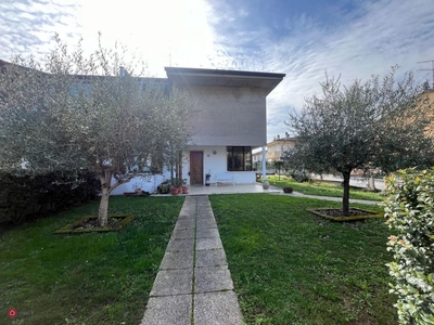 Casa Bi/Trifamiliare in Vendita in a Lavagno