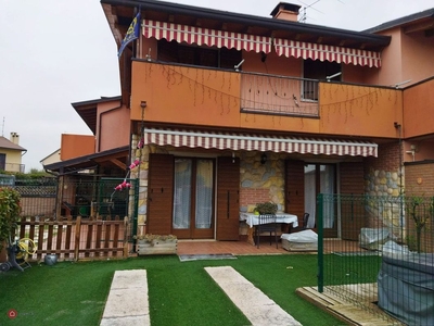 Casa Bi/Trifamiliare in Vendita in Via Grazia Deledda 13 a Castelnuovo del Garda