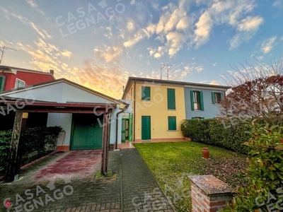 Casa Bi/Trifamiliare in Vendita in Via Martiri D'Istria e Dalmazia a Legnago