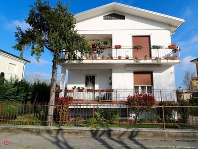 Casa Bi/Trifamiliare in Vendita in Via Padana Inferiore est 99 a Legnago