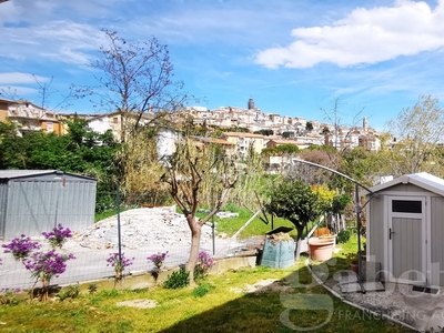 Casa indipendente con giardino a Corridonia