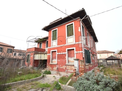 Casa Indipendente in Vendita a Venezia, 600'000€, 900 m²