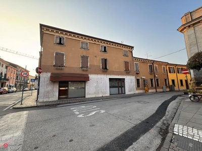 Casa Bi/Trifamiliare in Vendita in Piazza Guglielmo Marconi 25 a Zevio