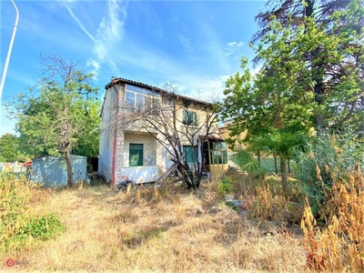 Casa indipendente in Vendita in Via Dante Alighieri 1 a Monteforte d'Alpone