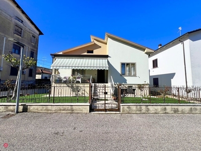 Casa indipendente in Vendita in Via Mantova a Peschiera del Garda