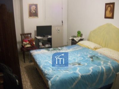 Casa Semi Indipendente in Affitto a Roma, zona Eur/Laurentino/Montagnola/Fonte Meravigliosa, 450€, 16 m²