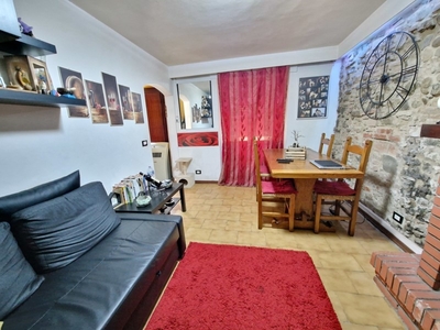 Casa Semi Indipendente in Vendita a Lucca, zona santa maria a colle, 110'000€, 120 m², con Box