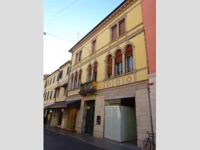 Immobile commerciale in Vendita a Pordenone, 664'500€, 512 m²