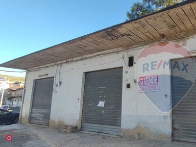 Negozio/Locale commerciale in Vendita in Via Sfere 28 a Caltagirone