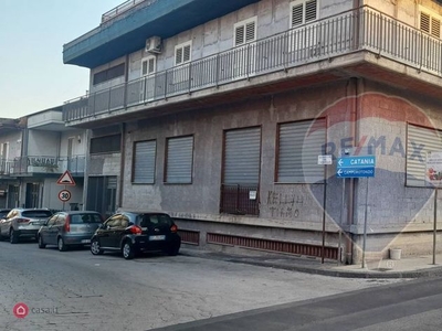 Negozio/Locale commerciale in Vendita in Via Trieste 70 a Belpasso