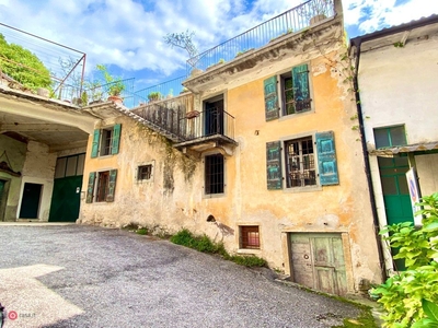 Rustico/Casale in Vendita in Valsecca di Sotto 4 a Caprino Veronese