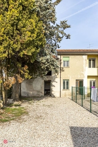 Rustico/Casale in Vendita in Via Ca' Dell' Albera 36 a Verona