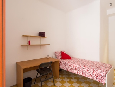 Singola in stanza con diversi letti, con bagno privato, in un appartamento di 3 stanze