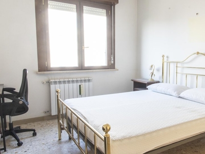 Stanza in affitto in appartamento con 2 camere da letto a Roma, Roma