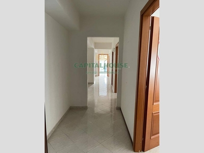 Trilocale in Vendita a Avellino, zona Centro, 179'000€, 80 m²