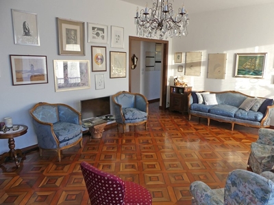 Ufficio in Affitto a Torino, zona Cit Turin, 2'200€, 180 m²