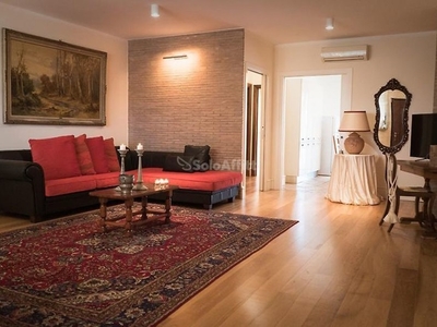 Villa in Affitto a Latina, zona Borgo Isonzo, 5'700€, 530 m², arredato