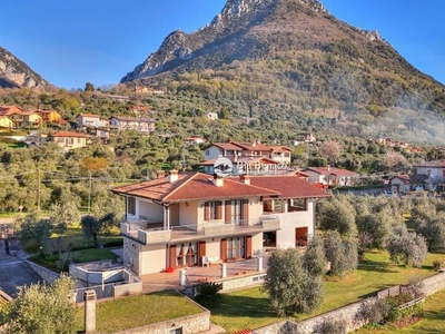 villa in vendita a Toscolano Maderno