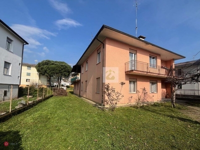 Villa in Vendita in Via Benedetto Marcello 12 a Schio