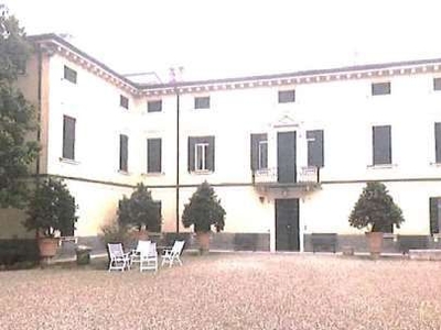 Villa in Vendita in Piazza Umberto I a San Giovanni Lupatoto
