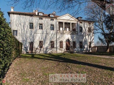 Villa in Vendita in Strada dei Pizzolati 104 a Vicenza
