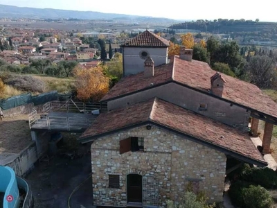 Villa in Vendita in Via Grola 37 a Sant'Ambrogio di Valpolicella