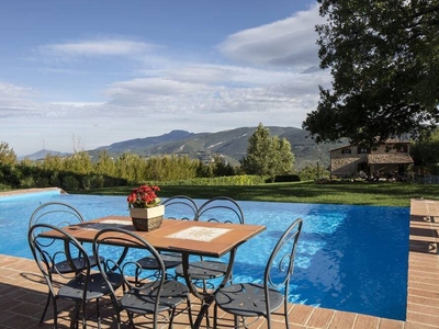 Villa with private pool in beautiful surroundings in the Marche!
