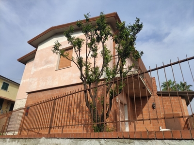Casa indipendente in vendita, Carrara fossola