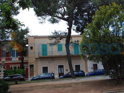 Appartamento da ristrutturare, in vendita in P.za Cosimo Rubino 18, Latiano