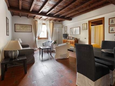 Appartamento in Affitto in Borgo Santi Apostoli a Firenze