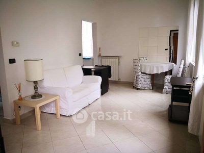 Appartamento in Affitto in Salita Giuseppe Virginio Arzani a Genova