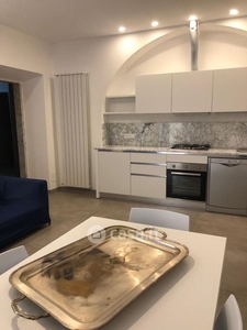 Appartamento in Affitto in Via Comano a Carrara