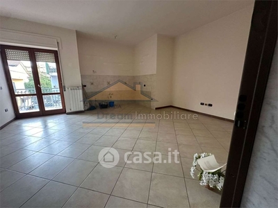Appartamento in Affitto in Via della Repubblica a Villaricca