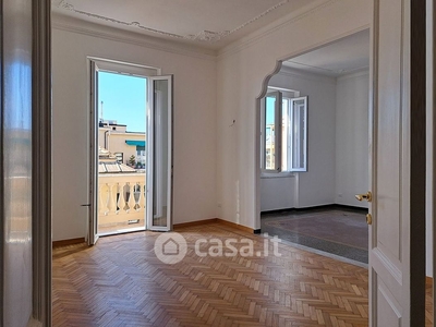 Appartamento in Affitto in Via Piave a Genova