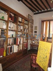 Appartamento Quadrilocale in ottime condizioni in vendita a Siena