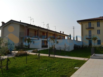 Appartamento Quadrilocale in vendita a Desenzano Del Garda