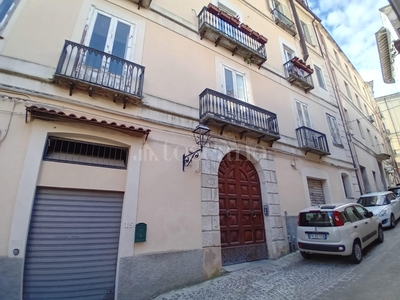 Casa a Catanzaro in Scesa Piazza Nuova, Centro Storico