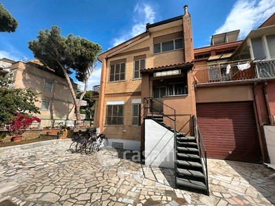 Casa Bi/Trifamiliare in Affitto in Via Martano 10 a Tarquinia