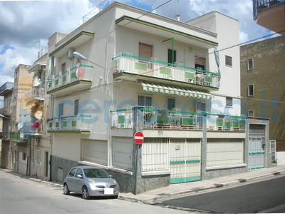 Casa singola in vendita in Via Capri 3, Canosa Di Puglia